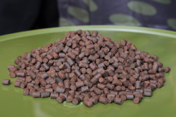 Пеллетс Carpio Halibut Pellets 4,5 мм 3 кг