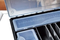 Коробка мультифункциональная DAM Space Box с поводочницей 36.5x30x6 см